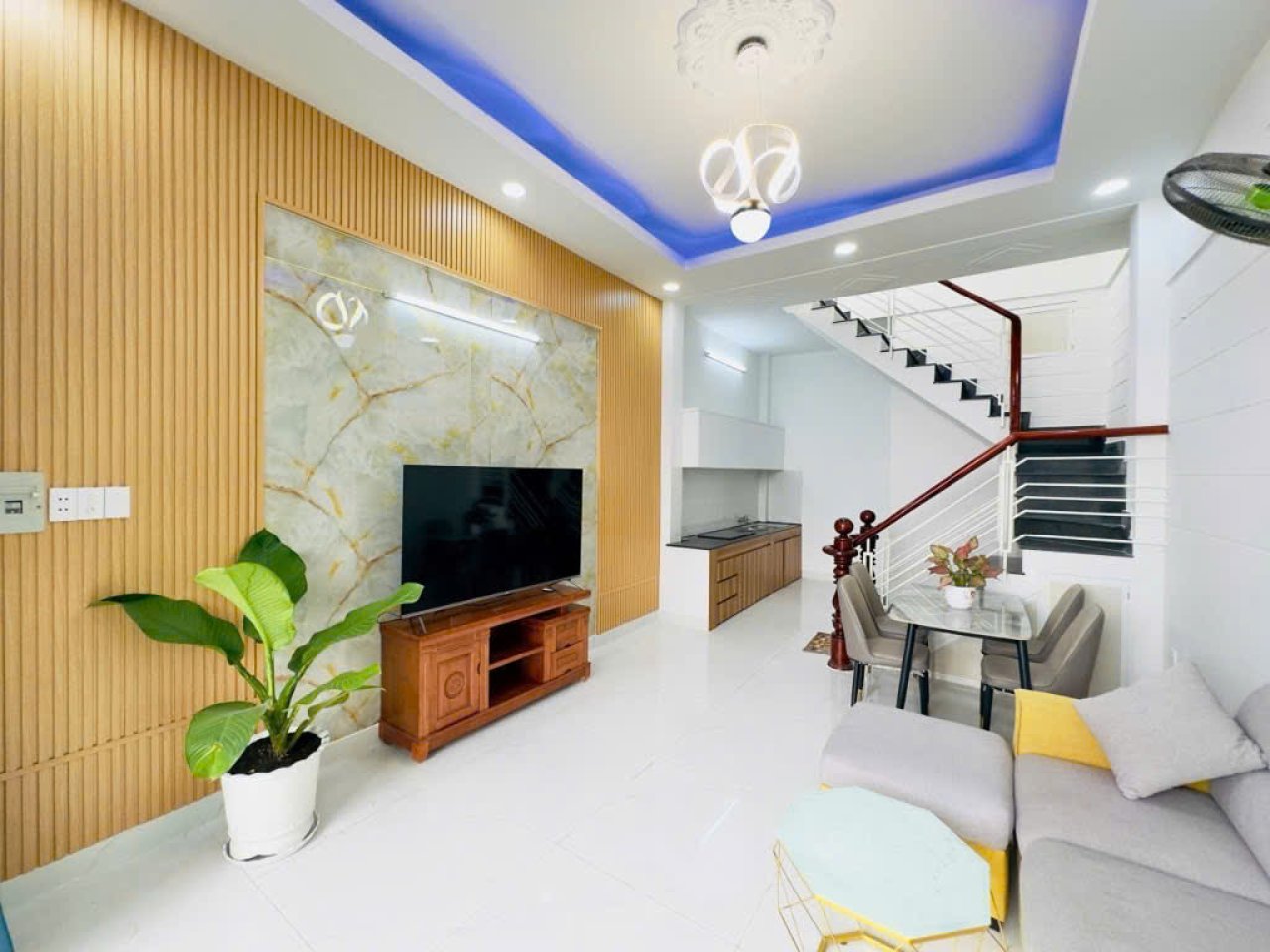 Nhà Nở hậu 2 tầng Hẻm xe tải DTSD 70m2 – Lê Văn Khương Q12 - Ảnh 2